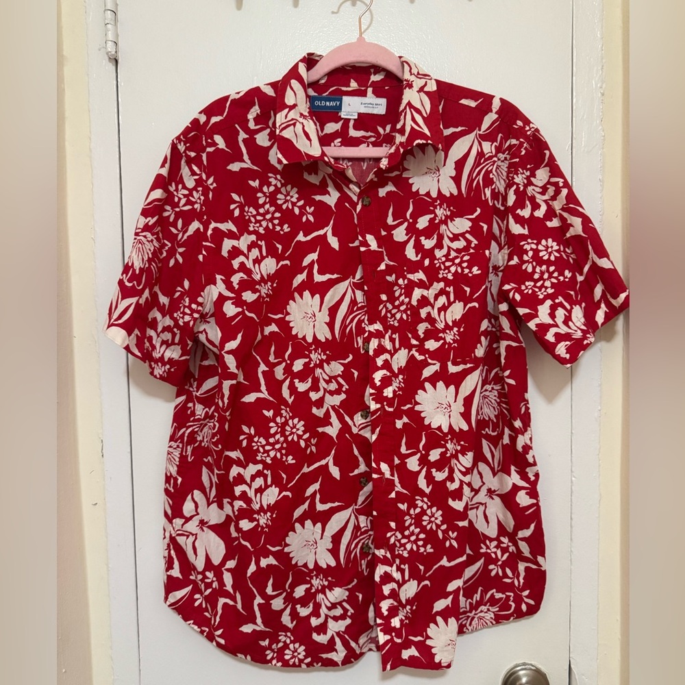 Old Navy Men's Red and White Floral Shirt